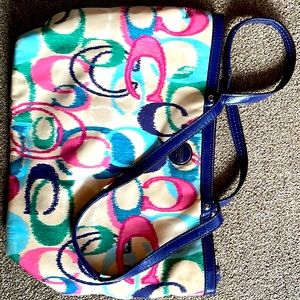 Coach purse, larger shoulder bag. Multicolored.